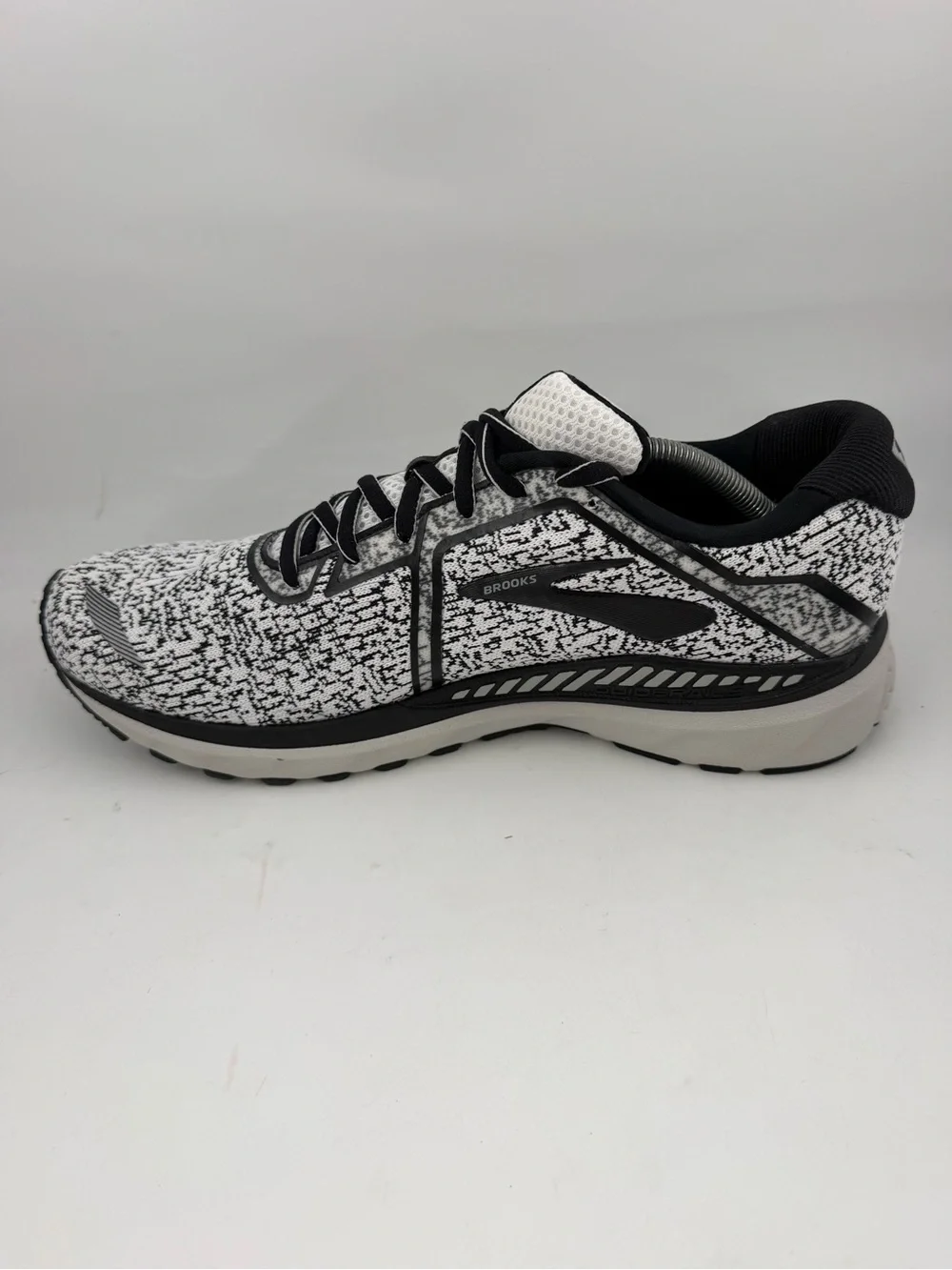 NEW! Brooks Men’s Moab 3 Vent Low - SZ 12- Black White Running Shoes Sneakers